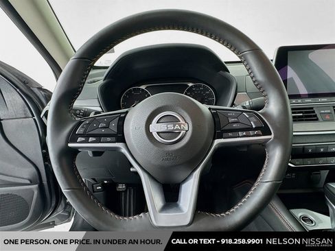 Certified 2025 Nissan Altima 2.5 SR FWD image 11