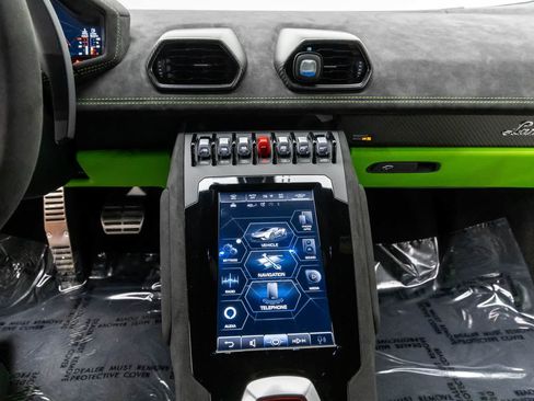 Used 2024 Lamborghini Huracan Tecnica image 10