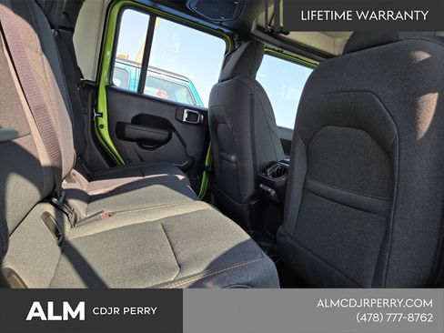 New 2026 Jeep Gladiator Sport AWD/4WD image 18
