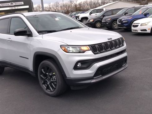 New 2026 Jeep Compass Latitude image 2