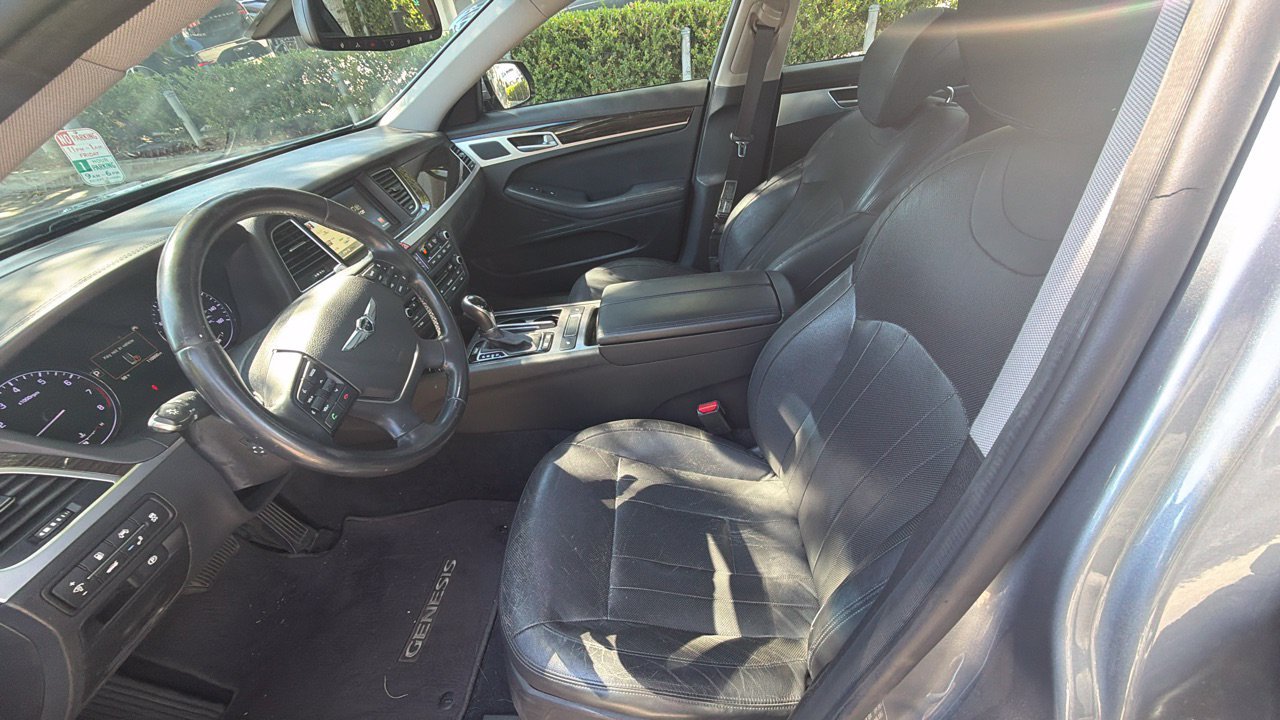 Used 2017 Genesis G80 3.8 RWD image 5
