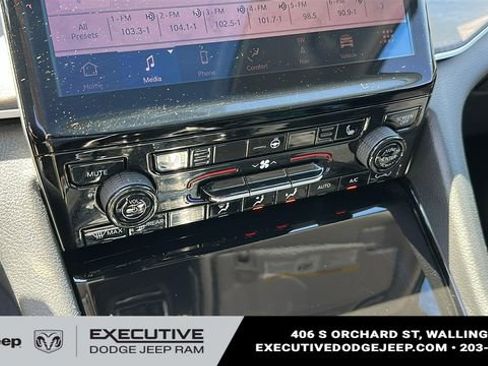 Used 2022 Jeep Grand Cherokee L Limited AWD/4WD image 17