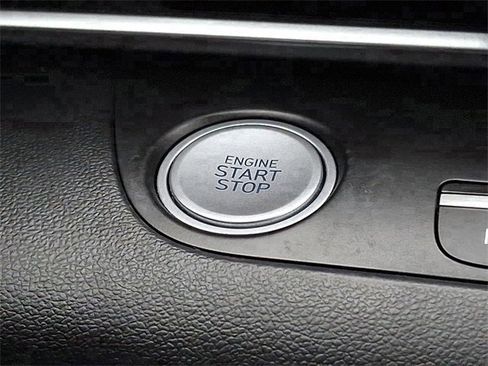 Used 2023 Hyundai Elantra SEL w/ Convenience Package image 23