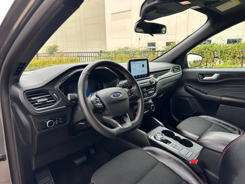 Used 2025 Ford Escape ST-Line FWD image 11