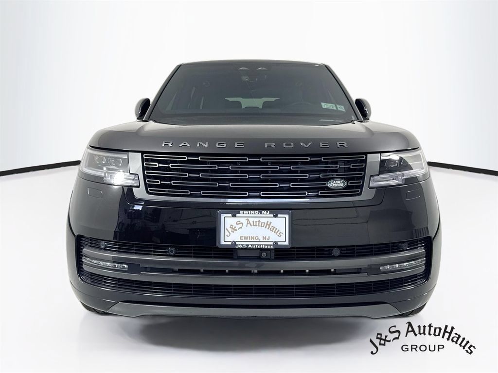 Used 2025 Land Rover Range Rover Long Wheelbase SE AWD/4WD image 2
