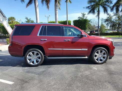Used 2020 Cadillac Escalade Premium Luxury AWD/4WD image 25
