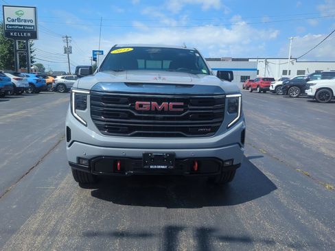 Certified 2024 GMC Sierra 1500 AT4 w/ Technology Package AWD/4WD image 3