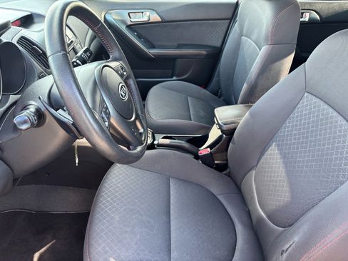 Used 2011 Kia Forte SX image 11
