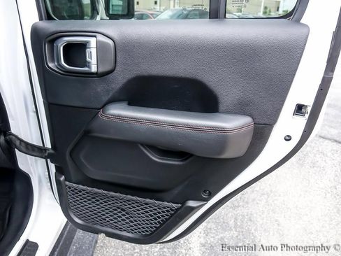 Used 2019 Jeep Wrangler Unlimited Rubicon w/ Dual Top Group AWD/4WD image 22