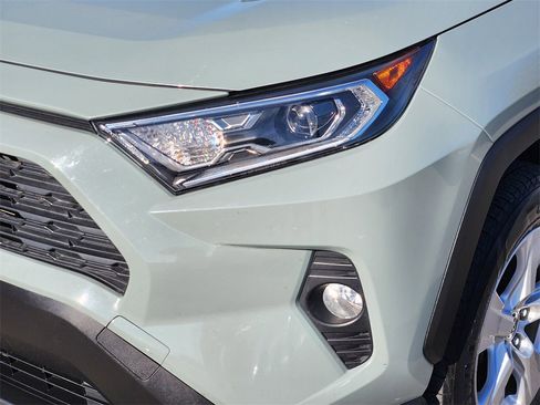 Used 2020 Toyota RAV4 XLE image 6