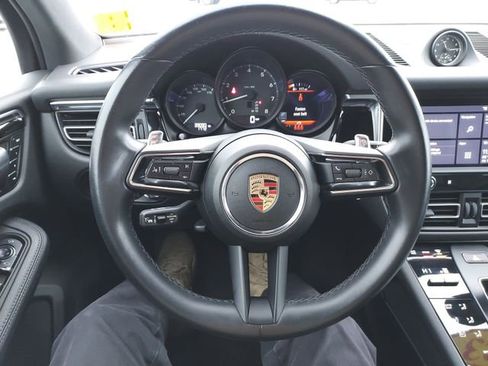 Used 2023 Porsche Macan Base image 13