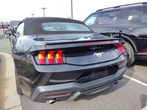 Used 2024 Ford Mustang Premium image 5