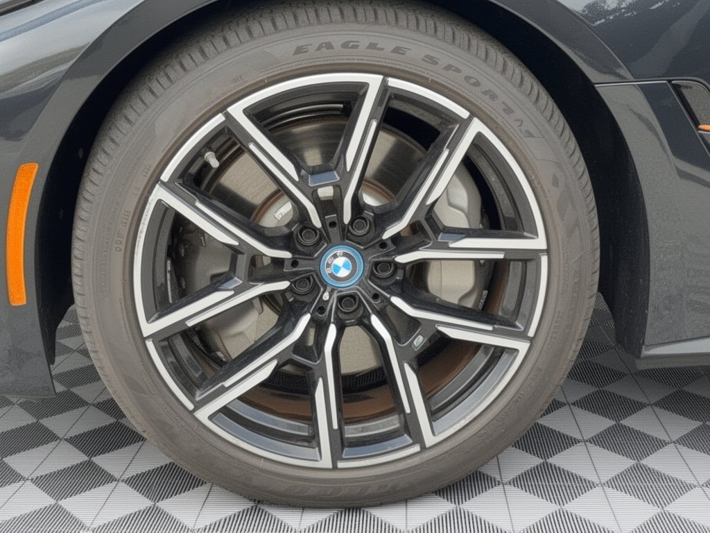 Used 2024 BMW i4 xDrive40i w/ M Sport Package AWD/4WD image 13
