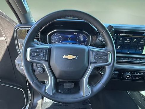 Used 2025 Chevrolet Silverado 1500 LT image 35