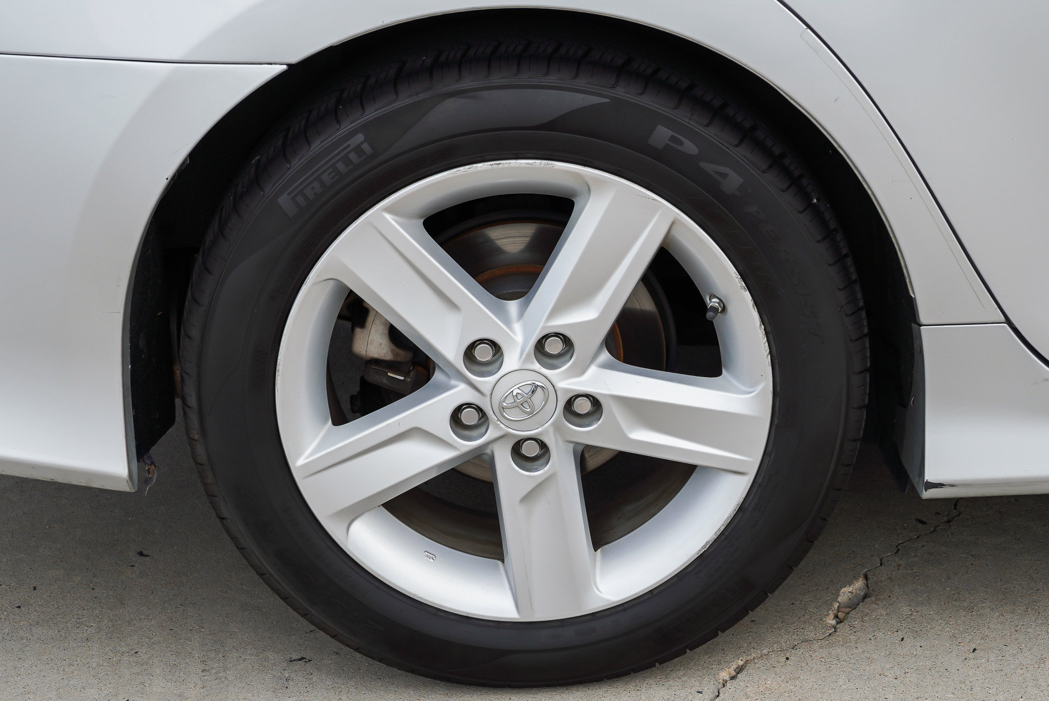 Used 2013 Toyota Camry SE FWD image 11