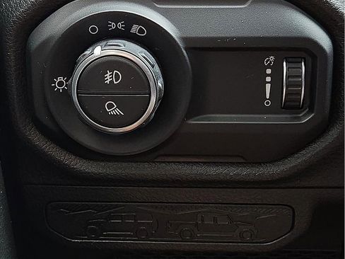 Used 2024 Jeep Gladiator Sport AWD/4WD image 17