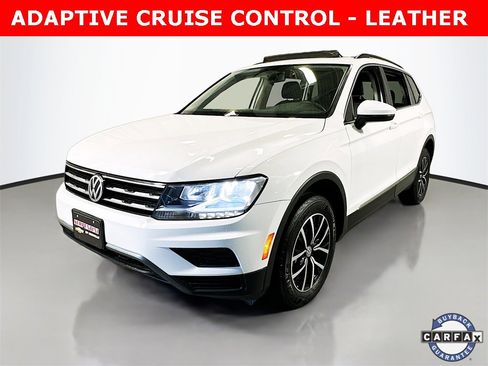 Used 2021 Volkswagen Tiguan SE w/ Panoramic Sunroof Package image 2