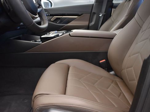 Certified 2025 BMW 530i xDrive w/ Premium Package image 13