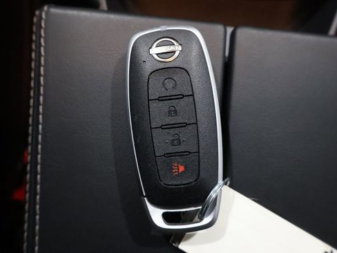 Used 2023 Nissan Rogue SV image 26