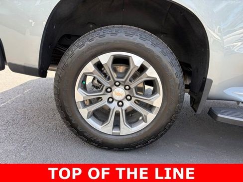 Certified 2025 Chevrolet Silverado 1500 High Country w/ Z71 Off-Road Package AWD/4WD image 7