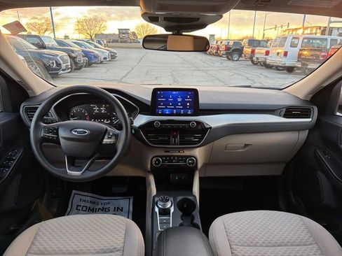 Used 2020 Ford Escape SE image 14