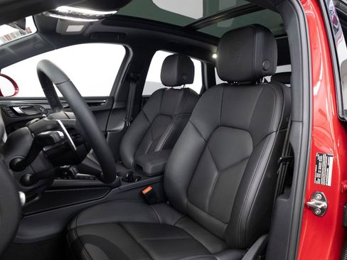 New 2026 Porsche Macan AWD/4WD image 5