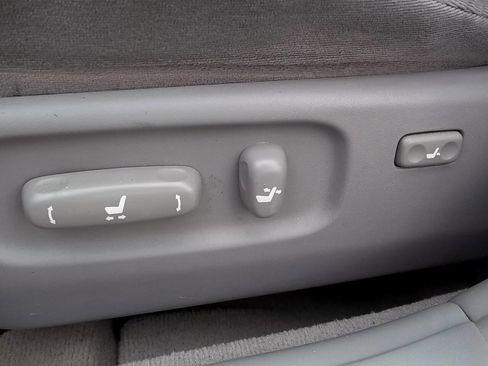 Used 2005 Toyota Camry LE FWD image 15