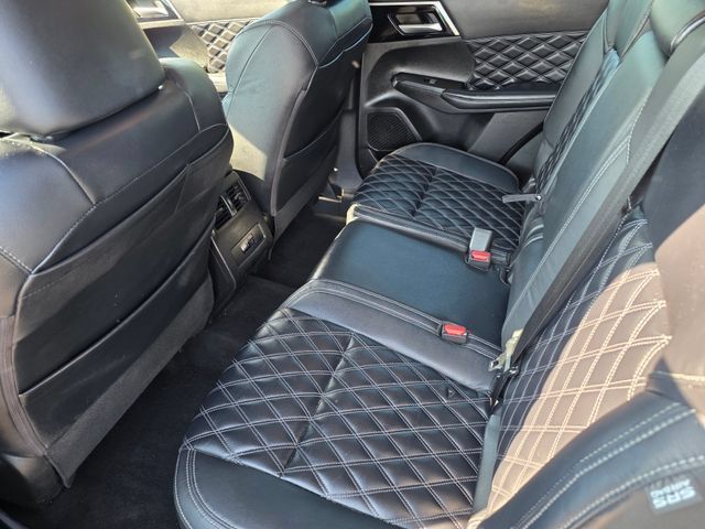 Used 2022 Mitsubishi Outlander SEL AWD/4WD image 33