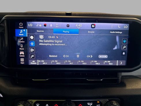 Used 2024 Jeep Wrangler Unlimited AWD/4WD image 15