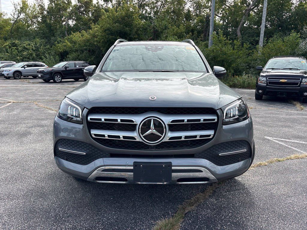 Used 2022 Mercedes-Benz GLS 450 4MATIC image 2
