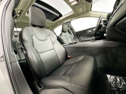 Used 2025 Volvo S60 B5 Core image 26