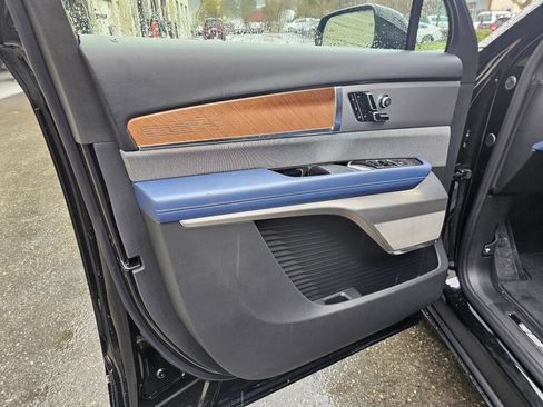 New 2026 Cadillac Vistiq Premium Luxury AWD/4WD image 33