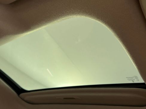 Used 2024 Nissan Sentra SV w/ SV Premium Package image 22