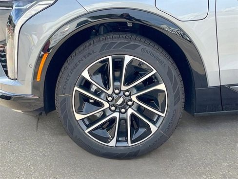 New 2025 Cadillac Optiq Sport 2 w/ LPO, Floor Liner Package image 31