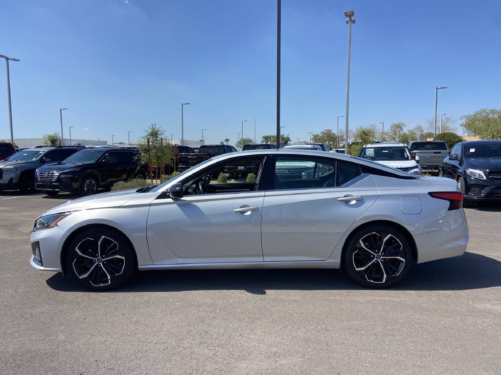 Used 2024 Nissan Altima 2.5 SR FWD image 4