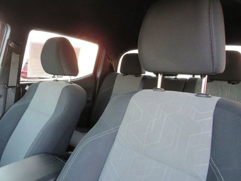 Certified 2022 Toyota Tacoma TRD Off-Road w/ Technology Package image 19