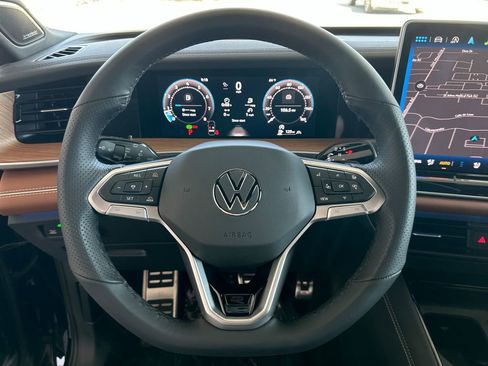 New 2026 Volkswagen Tiguan SEL R-Line image 17