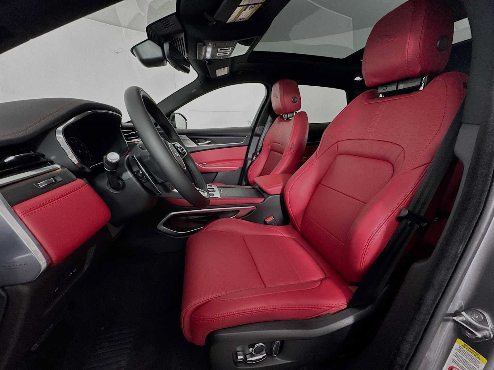New 2025 Jaguar F-PACE R-Dynamic S AWD/4WD image 11