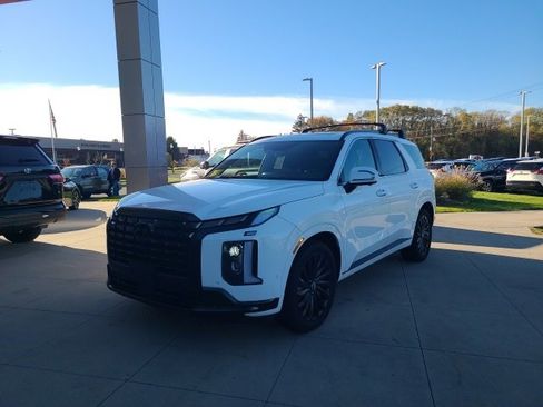 Used 2025 Hyundai Palisade Calligraphy image 3