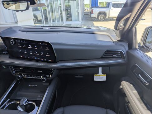New 2026 Chevrolet Tahoe Z71 w/ Z71 Off-Road Package AWD/4WD image 4