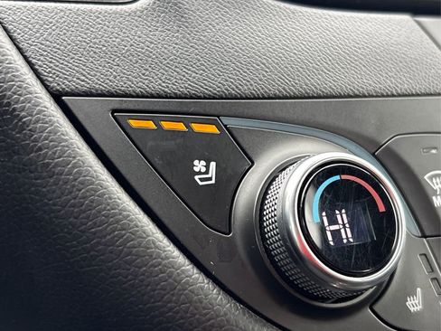 Used 2024 Chevrolet Malibu LT image 36