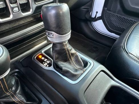 Used 2023 Jeep Gladiator Overland AWD/4WD image 10