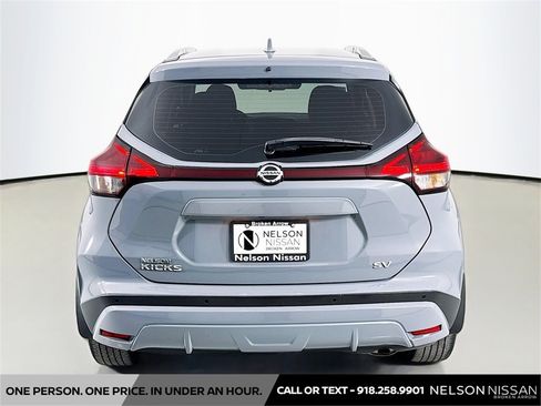 Used 2021 Nissan Kicks SV image 6