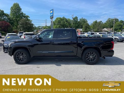 Used 2022 Toyota Tundra Platinum w/ Advanced Package AWD/4WD image 28