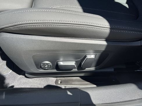 Used 2026 BMW 330i Sedan w/ M Sport Package RWD image 15