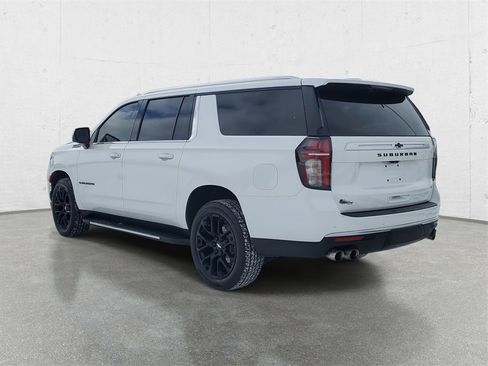 Used 2023 Chevrolet Suburban High Country image 5