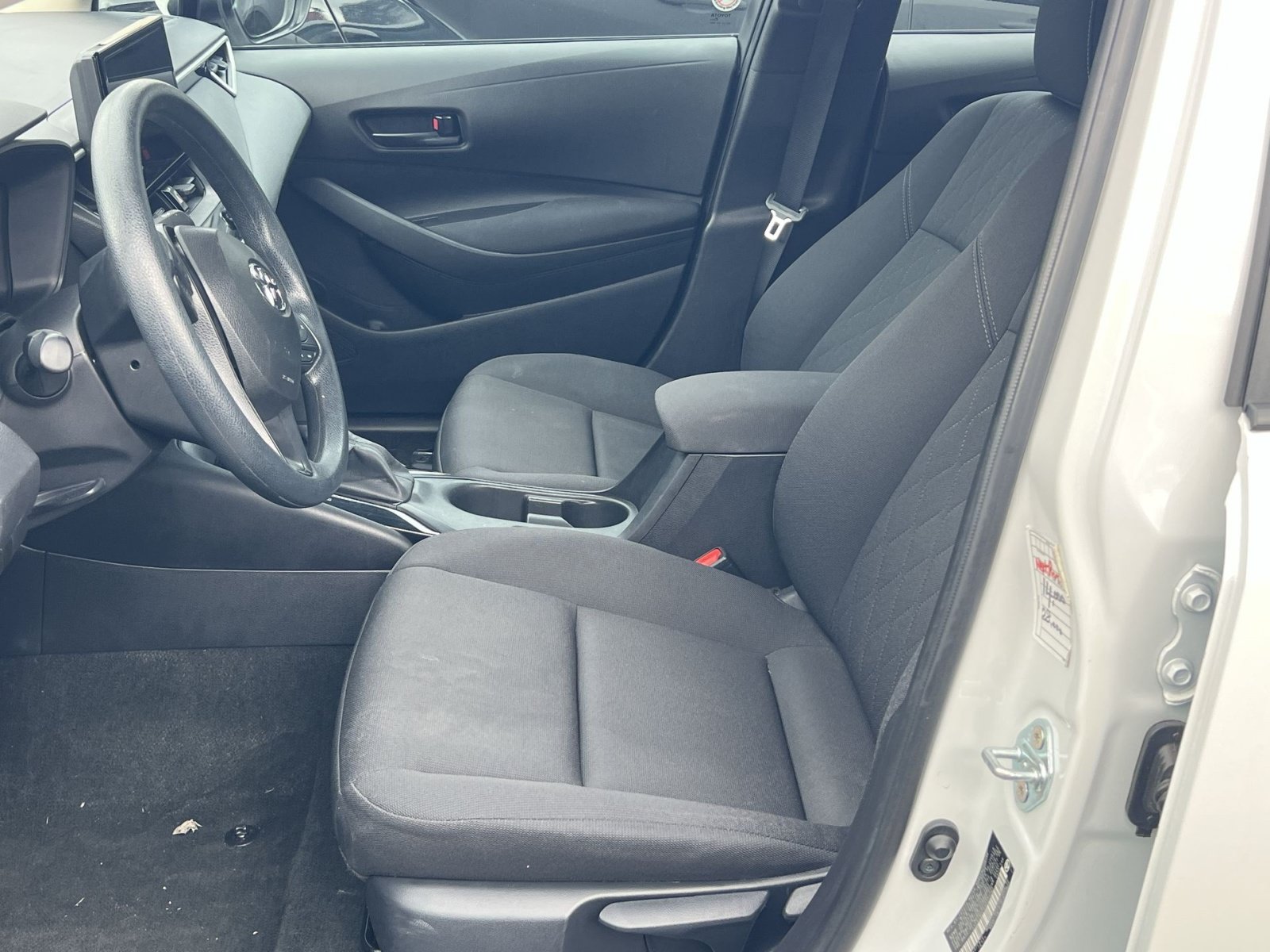 Used 2025 Toyota Corolla LE FWD image 11