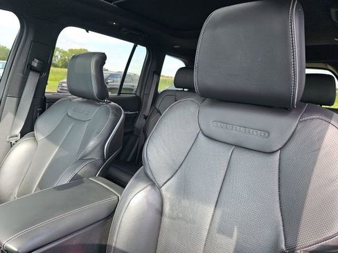 Used 2023 Jeep Grand Cherokee Overland w/ Luxury Tech Group IV image 22