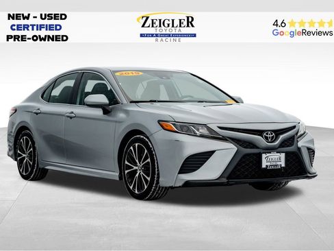 Used 2019 Toyota Camry SE image 1