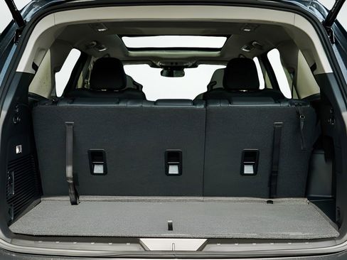 New 2025 Subaru Ascent Touring w/ Popular Package #2 image 8